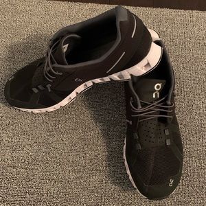 ON Cloud Women’s Sneaker size 10